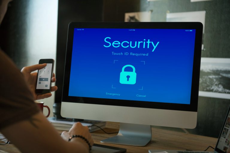 Mengoptimalkan Keamanan Data Pelanggan dalam Era Internet of Things (IoT)